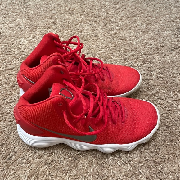 Nike basketball shoes Womens - Picture 2 of 8